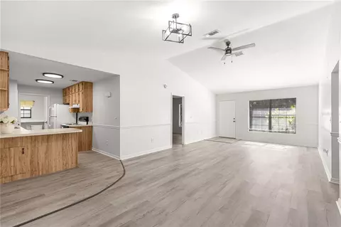 Living - 716 SE 31st Ave, Ocala, FL 34471 photo 8 of 8