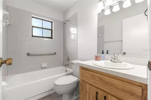 Bath - 716 SE 31st Ave, Ocala, FL 34471 photo 4 of 4