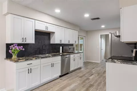 211 S Davis St, Beverly Hills, FL 34465