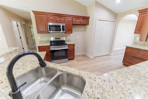 Kitchen - 4635 SW 129th Pl, Ocala, FL 34473 photo 2 of 4