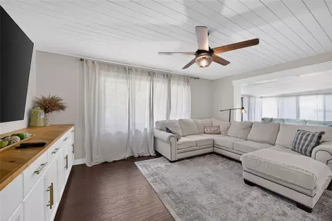 Living - 1428 SE 9th Ave, Ocala, FL 34471 photo 2 of 6