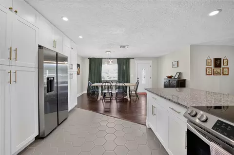 Kitchen - 1428 SE 9th Ave, Ocala, FL 34471 photo 8 of 9