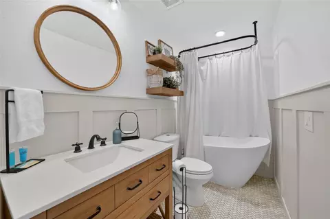 Bath - 1428 SE 9th Ave, Ocala, FL 34471 photo 3 of 3