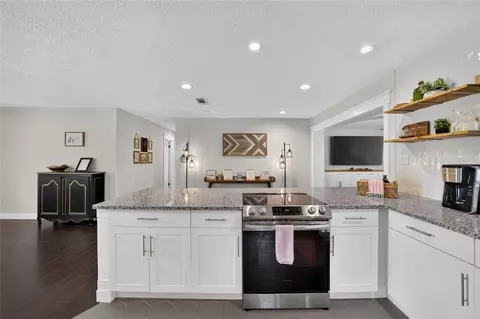 Kitchen - 1428 SE 9th Ave, Ocala, FL 34471 photo 5 of 9