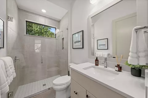 Bath - 1680 SE 20th Ave, Ocala, FL 34471 photo 2 of 5