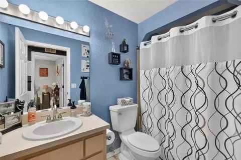 Bath - 1 Teak Ct, Ocala, FL 34472 photo 2 of 2
