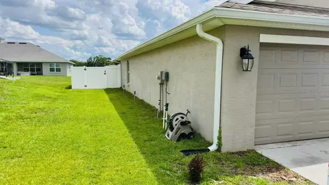 Exterior - 162 NW 44th St, Ocala, FL 34475 photo 7 of 8