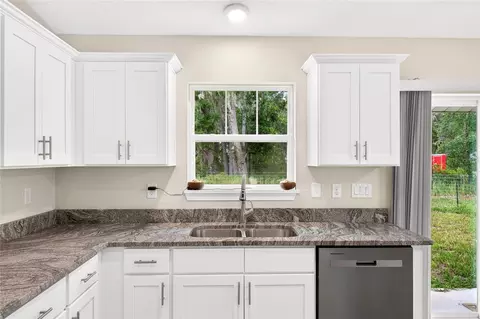 Kitchen - 330 Locust Pass, Ocala, FL 34472 photo 3 of 4
