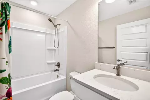 Bath - 330 Locust Pass, Ocala, FL 34472 photo 2 of 2