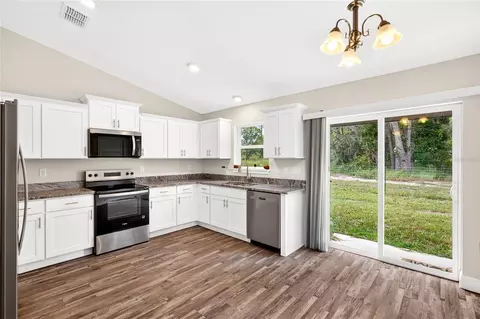 Kitchen - 330 Locust Pass, Ocala, FL 34472 photo 4 of 4
