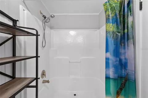 Bath - 4830 NE 121 Ave, Williston, FL 32696 photo 5 of 8