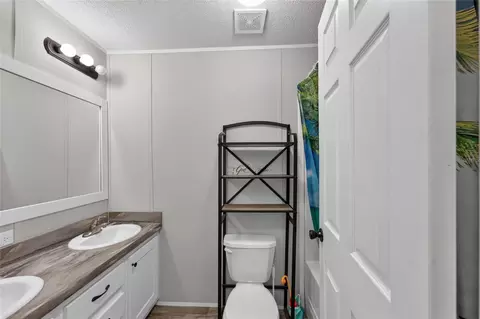 Bath - 4830 NE 121 Ave, Williston, FL 32696 photo 3 of 8