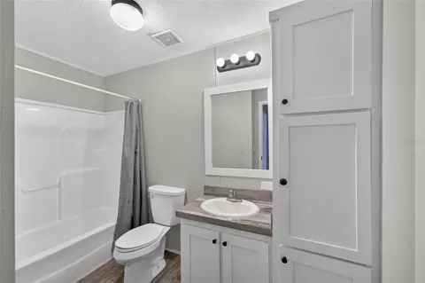 Bath - 4830 NE 121 Ave, Williston, FL 32696 photo 6 of 8