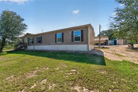 Exterior - 4830 NE 121 Ave, Williston, FL 32696 photo 2 of 18