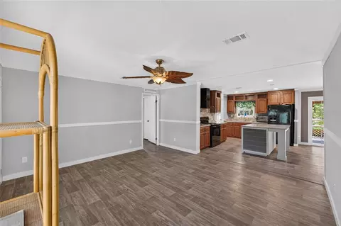 Living - 4830 NE 121 Ave, Williston, FL 32696 photo 4 of 5