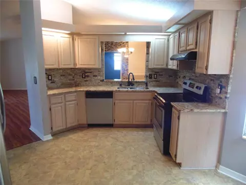 Kitchen - 8125 SW 108 Loop, Ocala, FL 34481 photo 4 of 4