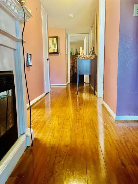 Entry Way - 625 Midway Dr #B, Ocala, FL 34472 photo 2 of 4
