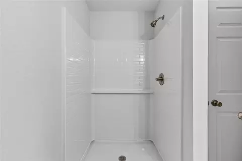 Bath - 6747 SW 86th Pl, Ocala, FL 34476 photo 3 of 3