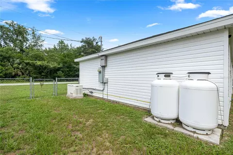 Exterior - 94 Willow Rd, Ocala, FL 34472 photo 4 of 5