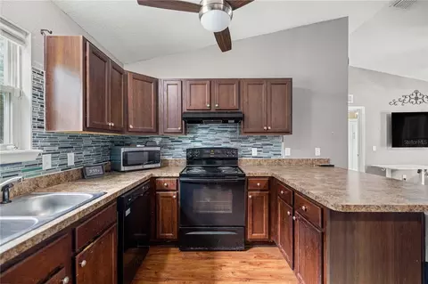 Kitchen - 94 Willow Rd, Ocala, FL 34472 photo 2 of 2