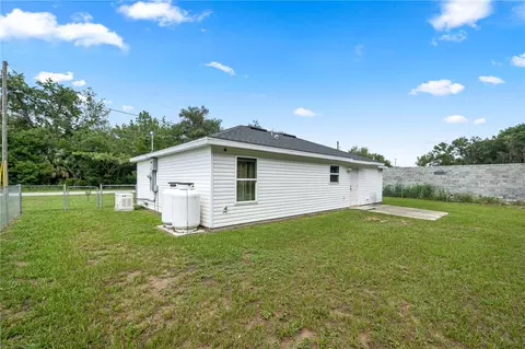 Exterior - 94 Willow Rd, Ocala, FL 34472 photo 3 of 5