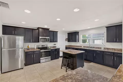 Kitchen - 9636 SW 40th Ter, Ocala, FL 34476 photo 2 of 6