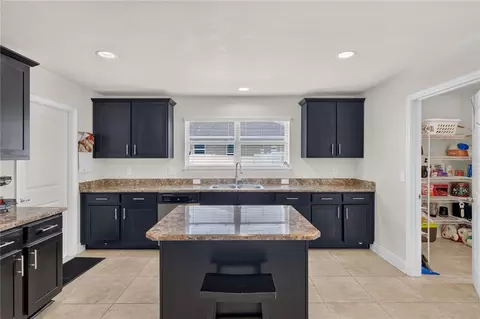 Kitchen - 9636 SW 40th Ter, Ocala, FL 34476 photo 4 of 6