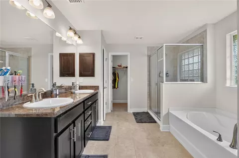 Bath - 9636 SW 40th Ter, Ocala, FL 34476 photo 2 of 4