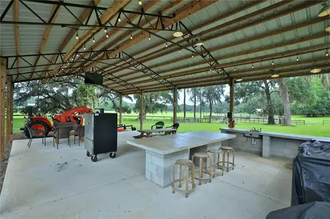 Kitchen - 8410 NE 155th Ave, Williston, FL 32696 photo 8 of 8