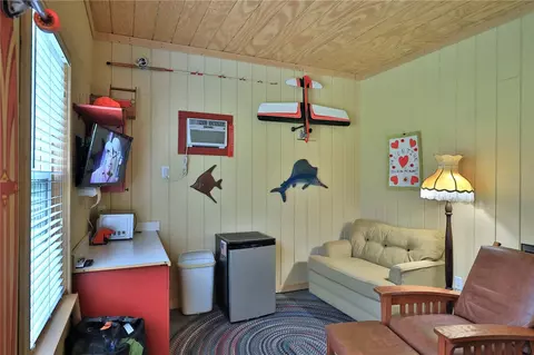 Living - 8410 NE 155th Ave, Williston, FL 32696 photo 3 of 3