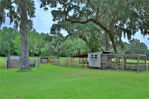 Exterior - 8410 NE 155th Ave, Williston, FL 32696 photo 14 of 27