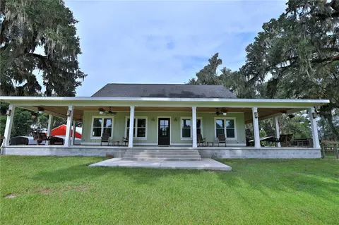 Exterior - 8410 NE 155th Ave, Williston, FL 32696 photo 4 of 27