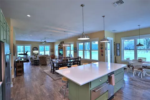Kitchen - 8410 NE 155th Ave, Williston, FL 32696 photo 4 of 8