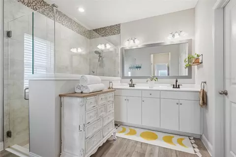 Bath - 98 Ferndale Way, Saint Augustine, FL 32092 photo 1 of 2