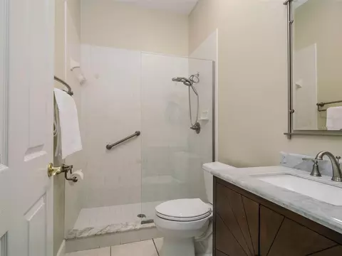 Bath - 1500 NW 114th Loop, Ocala, FL 34475 photo 3 of 3