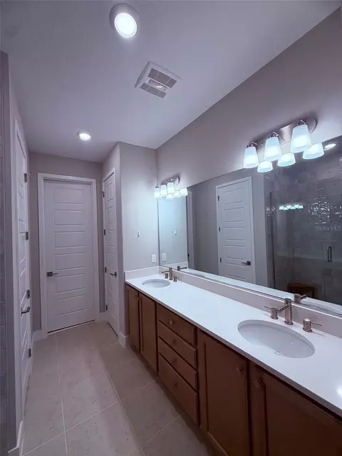 Bath - 5437 NW 34th St, Ocala, FL 34482 photo 2 of 2