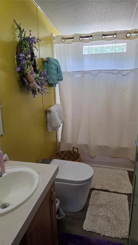Bath - 1298 NE Boros Dr, Williston, FL 32696 photo 1 of 2