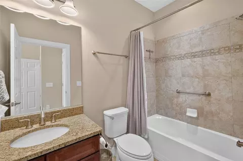 Bath - 9199 SW 70th Loop, Ocala, FL 34481 photo 3 of 4