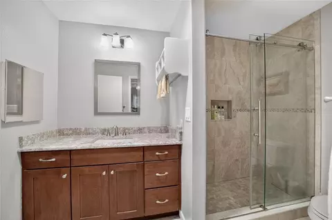 Bath - 500 SW 43rd Pl, Ocala, FL 34471 photo 1 of 3
