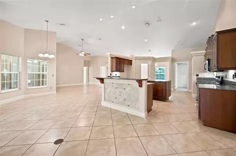 Living - 5259 SE 38th St, Ocala, FL 34480 photo 8 of 12