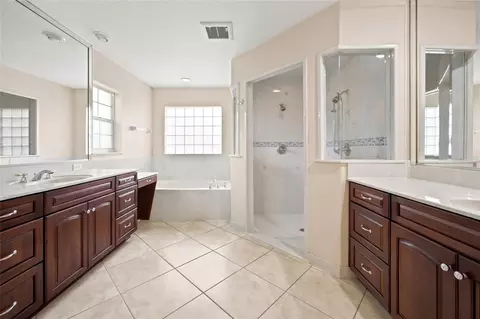 Bath - 5259 SE 38th St, Ocala, FL 34480 photo 1 of 3