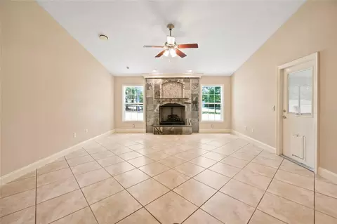 Living - 5259 SE 38th St, Ocala, FL 34480 photo 10 of 12