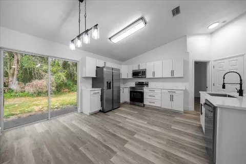 Kitchen - 28 Locust Dr, Ocala, FL 34472 photo 3 of 4