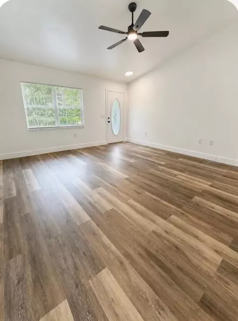 Living - 28 Locust Dr, Ocala, FL 34472 photo 4 of 4