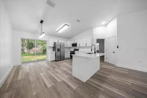 Kitchen - 28 Locust Dr, Ocala, FL 34472 photo 2 of 4