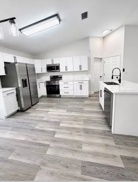 Kitchen - 28 Locust Dr, Ocala, FL 34472 photo 2 of 3