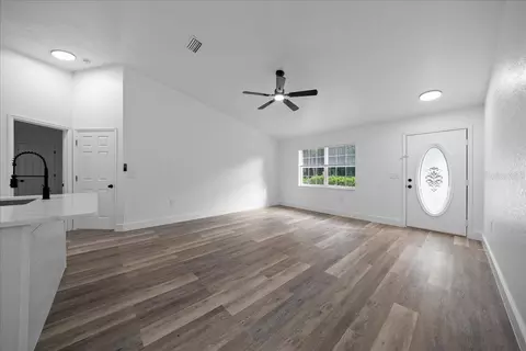 Living - 28 Locust Dr, Ocala, FL 34472 photo 4 of 6