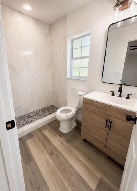 Bath - 28 Locust Dr, Ocala, FL 34472 photo 2 of 3
