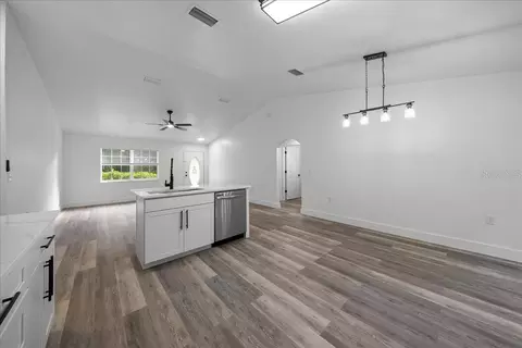 Living - 28 Locust Dr, Ocala, FL 34472 photo 5 of 6