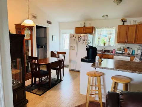 Kitchen - 16 Willow Run Dr, Ocala, FL 34472 photo 2 of 3